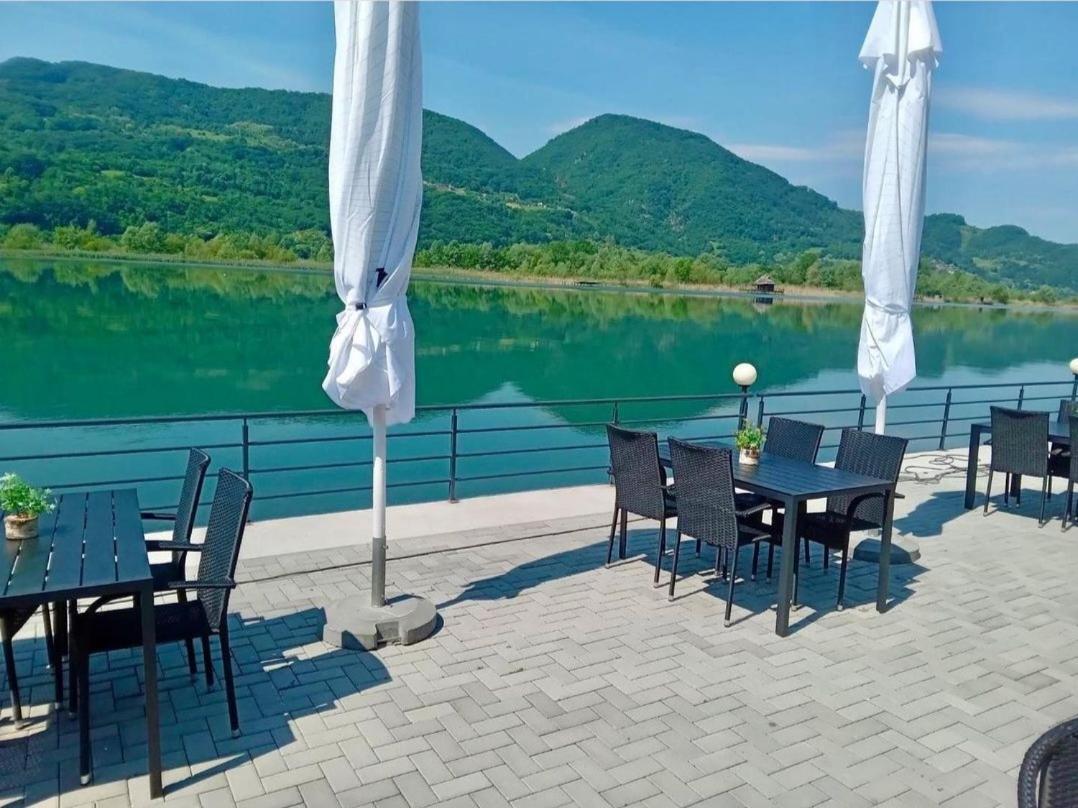 Montekarlo Na Drini Bed and Breakfast Mali Zvornik Buitenkant foto