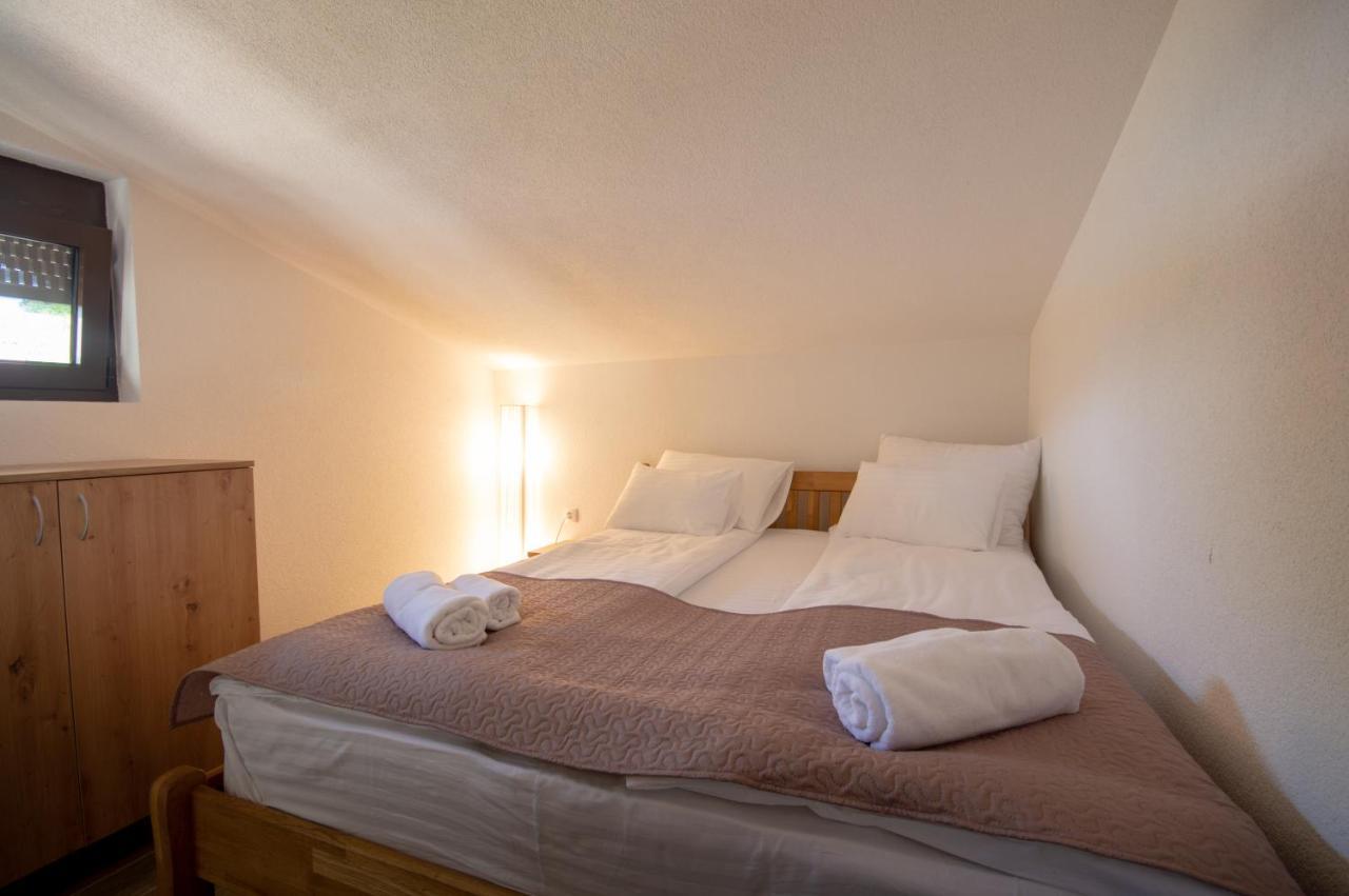 Montekarlo Na Drini Bed and Breakfast Mali Zvornik Buitenkant foto